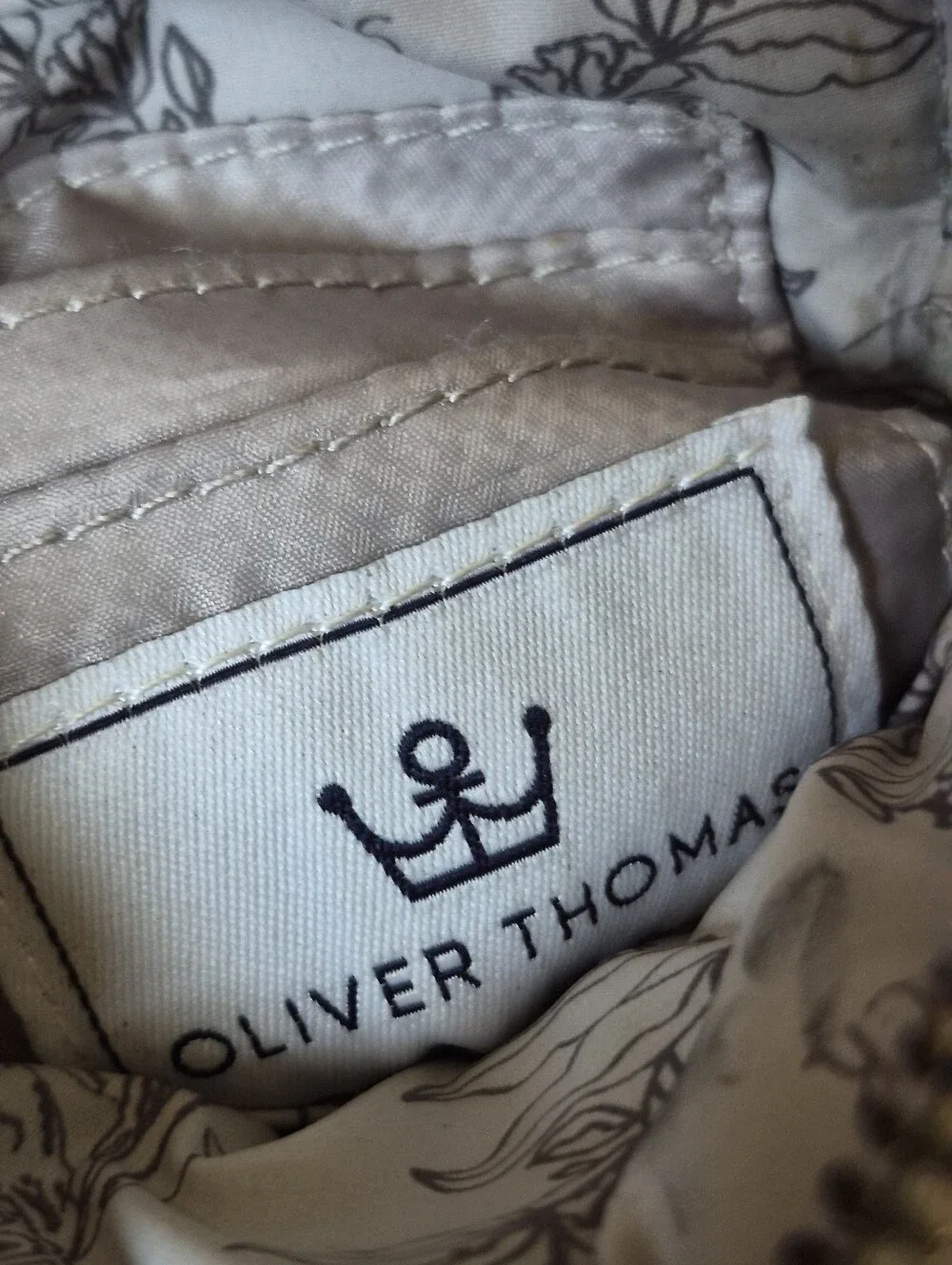Oliver Thomas Cellphone Crossbody Bag Nylon Quilted Black & Tan